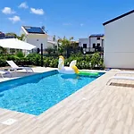 Lilia - Private Pool Вилла *