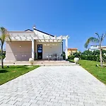 Lilia - Private Pool * Кампофеличе-ди-Роччелла