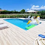 Lilia - Private Pool *