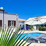 Lilia - Private Pool